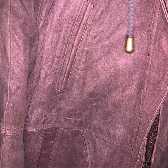 Vintage Leather Bomber Jacket - Picture 4 of 11